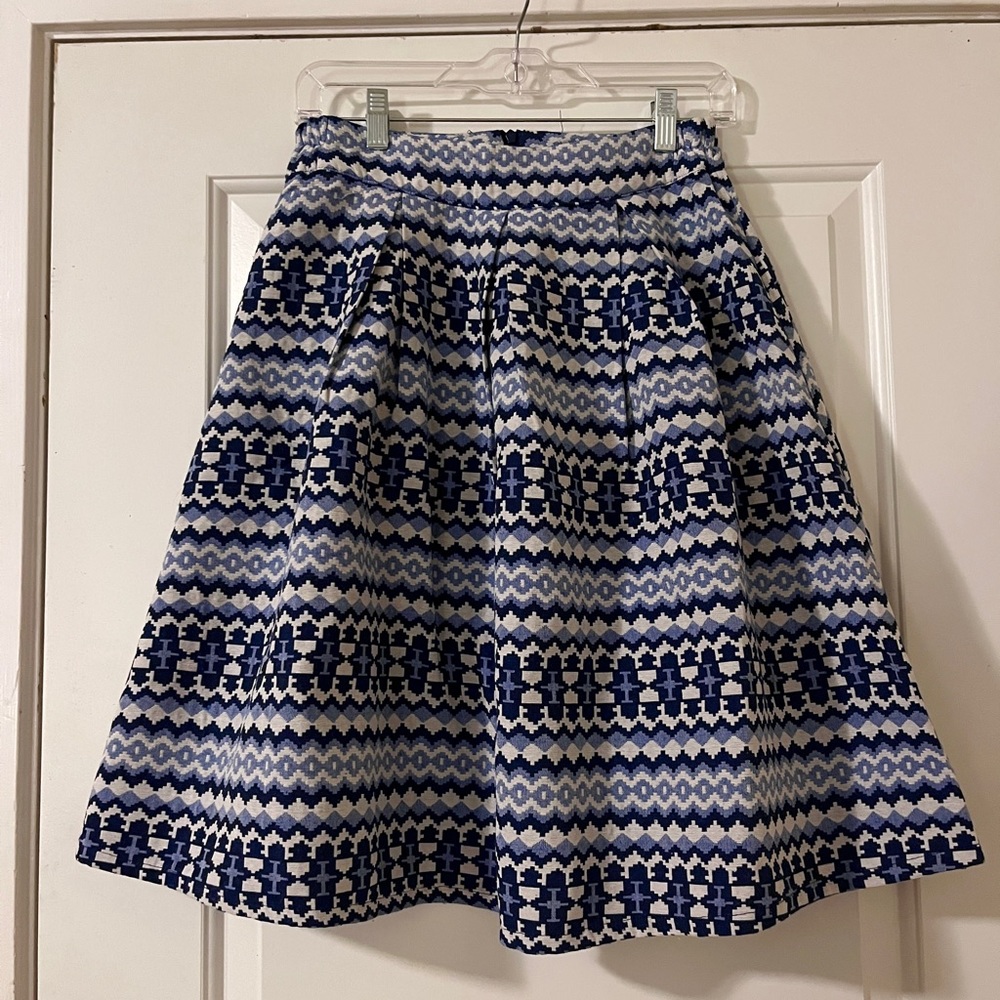 Blue geometric pattern jacquard skirt size medium